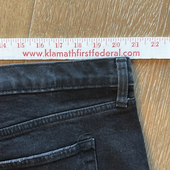 NWT Abercrombie & Fitch 90s high rise relaxed Jean womens 35/20’s distressed - Picture 11 of 12